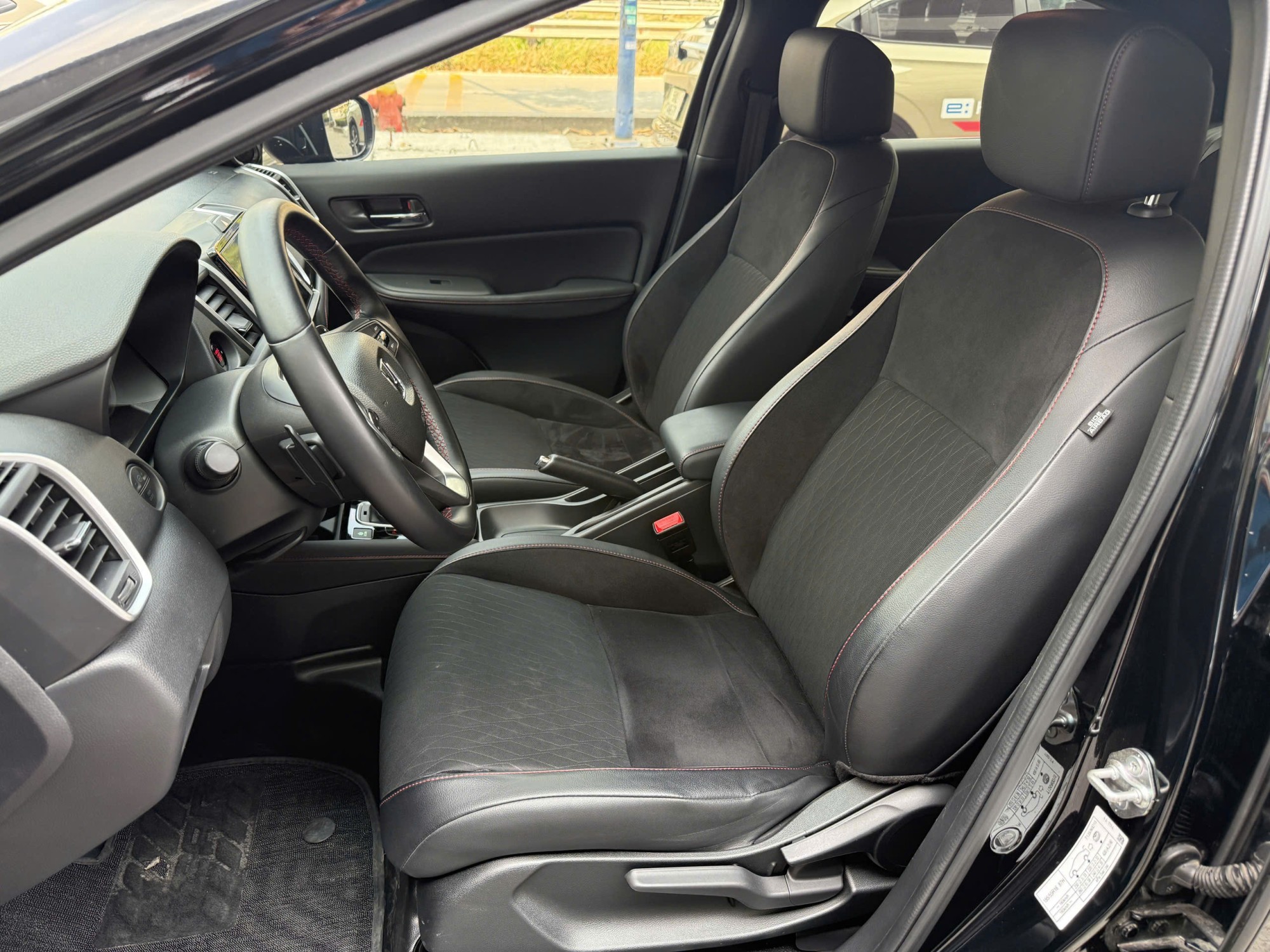 Honda city RS Màu đen 2023 đã qua sử dụng